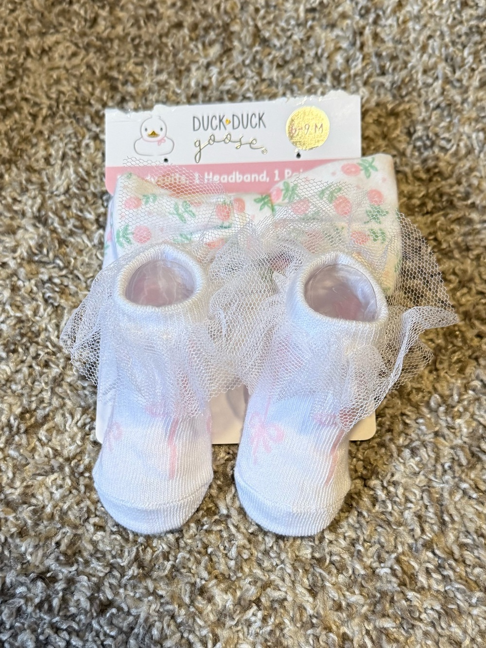 NWT Duck Duck Goose Bow & Socks Set